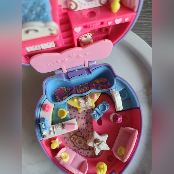 Polly Pocket - Picture 2 of 3